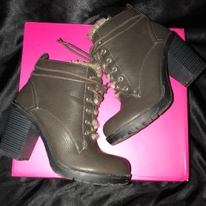 Winter booties! Size 6.5